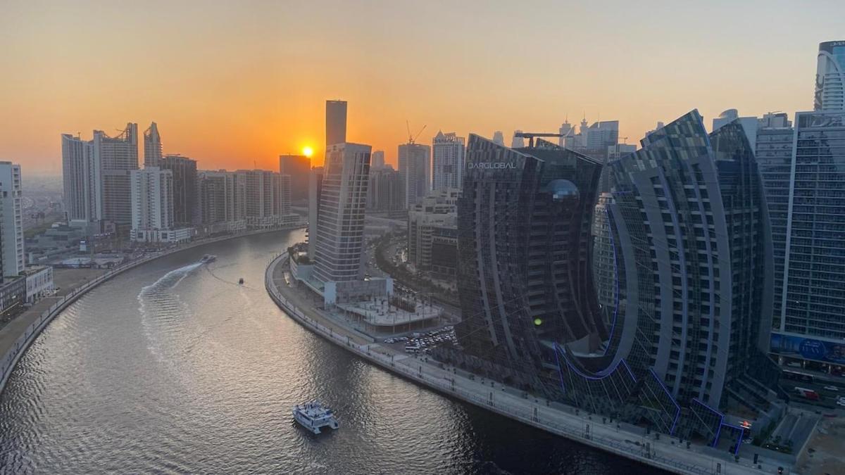 Elegant & Luxury 2Br Apartment Burj And Canal View Sabkhah Экстерьер фото